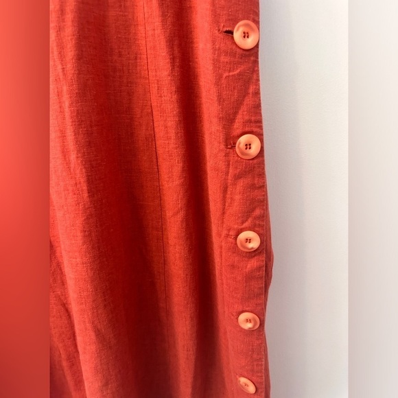 Maggie London Sleeveless Linen Blend Side Button Maxi in Clay Size 12 - Picture 3 of 13